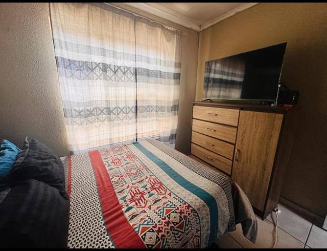 5 BEDROOM HOUSE FOR SALE IN RIVERLEA